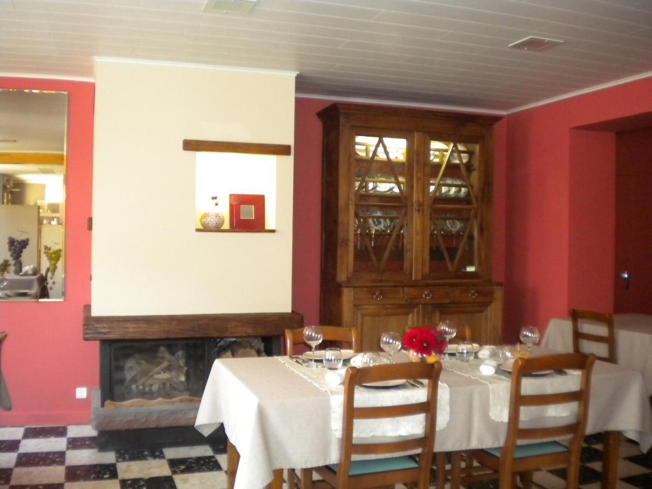 Hotel Le Relais Du Coustoubi Campouriez Bagian luar foto