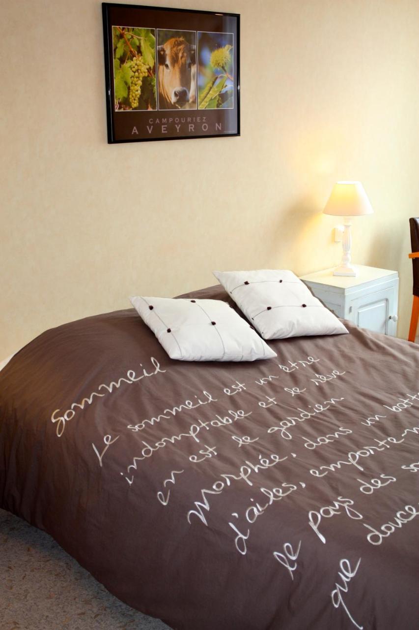 Hotel Le Relais Du Coustoubi Campouriez Bagian luar foto
